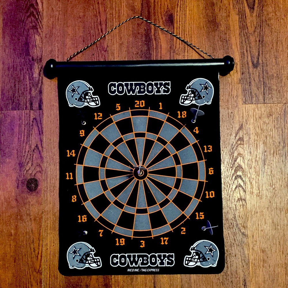 Dallas Cowboys Velcro and felt hanging dart game